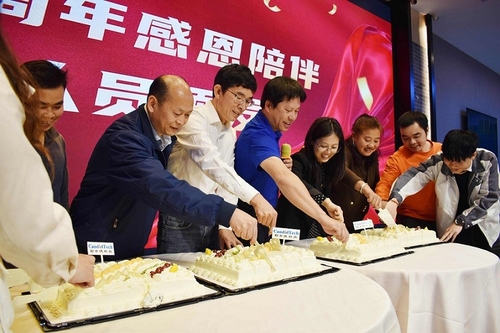 บล็อกบริษัทล่าสุดเกี่ยวกับ คานดิด ฉลองครบรอบ 10 ปี และเริ่มงานปีใหม่